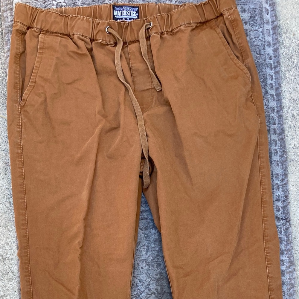 Men's Matchstick Beige Flat Front Joggers 38 Pockets Relaxed Streetwear Stretch